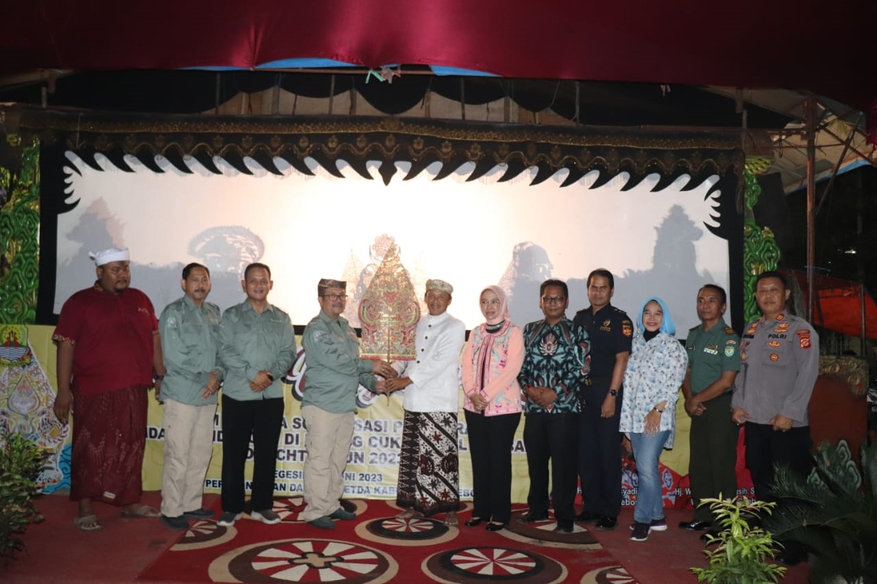 Sosialisasi Tertib Cukai Lewat Wayang Kulit