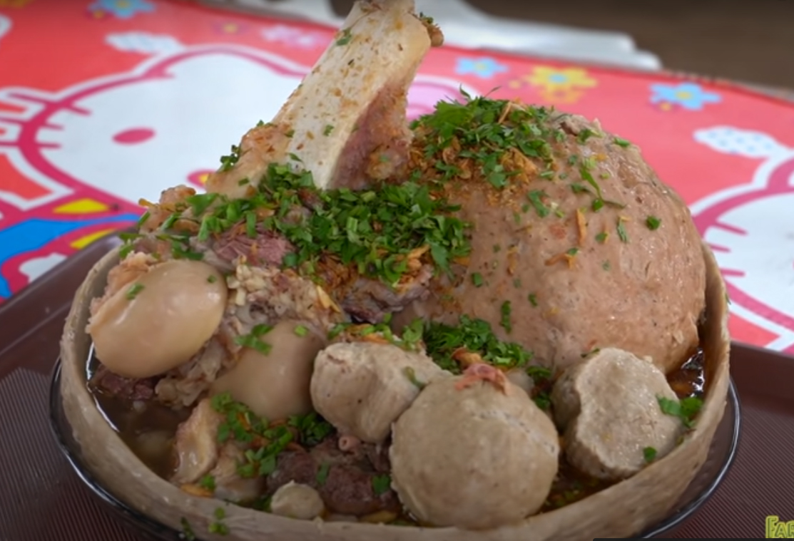 Bakso Jumbo Di Majelangka Satu Porsi Rp500 Ribu