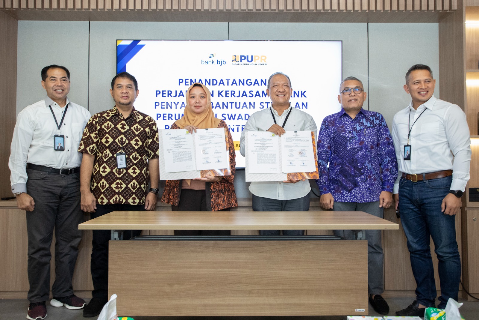 bank bjb Bersinergi dengan Kementerian PUPR, Salurkan Bantuan Stimulan Perumahan Swadaya di Wilayah Banten 