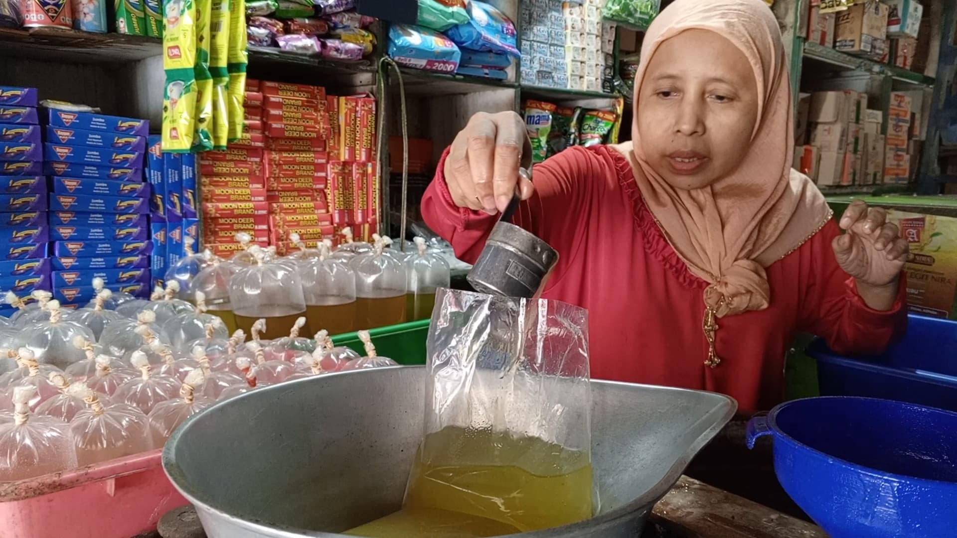 Alasan Pedangan di Pasar Baru Kuningan Kurang Minat Menjual MinyaKita