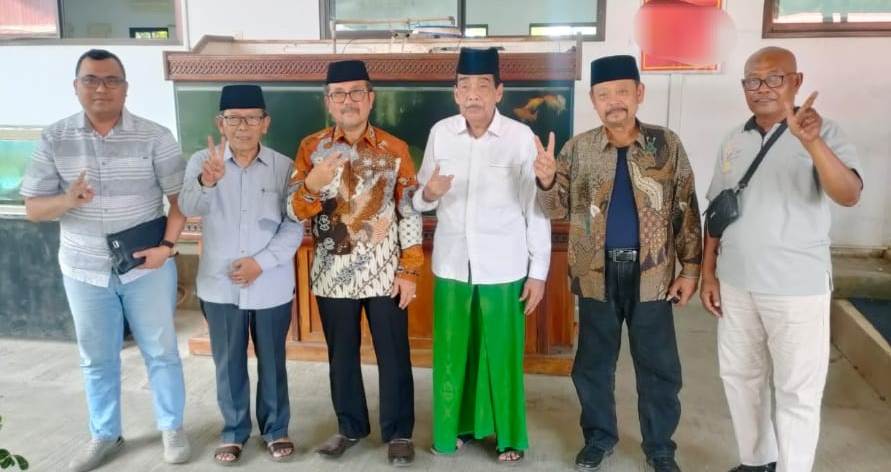 Silaturahmi dengan Imron, KH Usamah: Dukung Calon Bupati yang Berjuang untuk Pemekaran Cirebon Timur