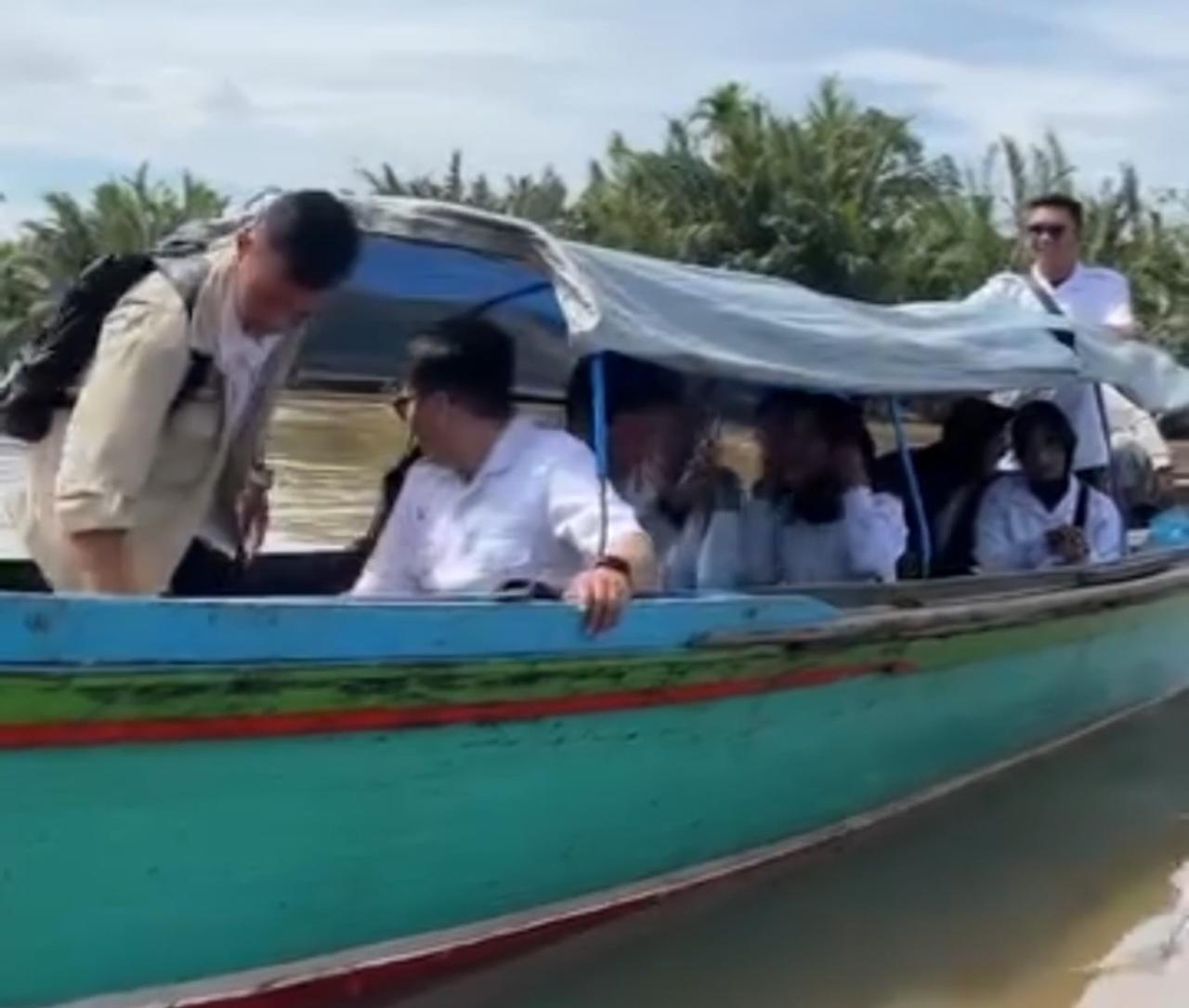Kisah Kapal SPPG Nyeberang Laut Antarkan MBG untuk 951 Anak-Anak Pulau