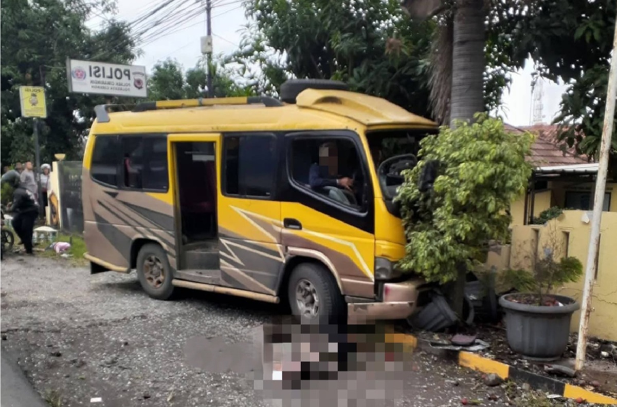 Tragis! Kecelakaan Maut Motor vs Elf di Ciwaringin, 2 Tewas di Tempat