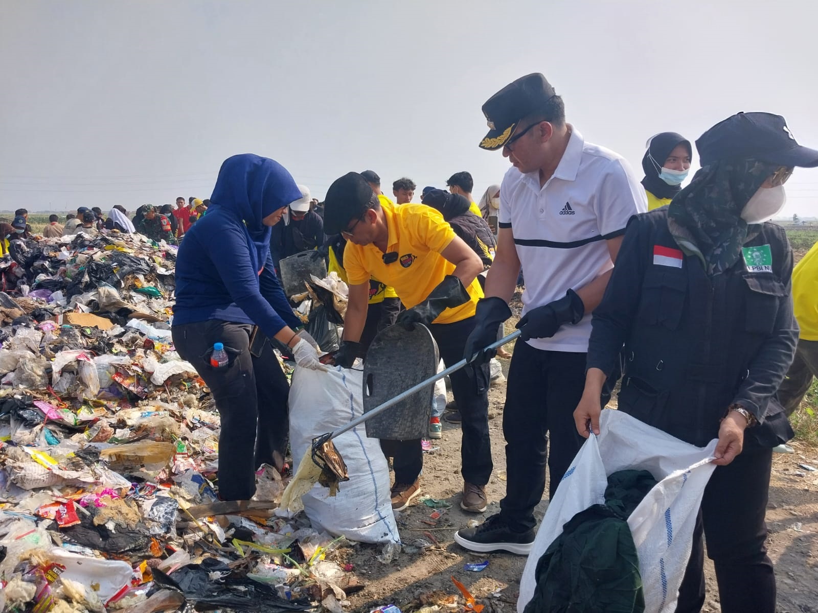 Sampah Liar di Desa Pangenan, Pj Bupati Cirebon Ajak Kolaborasi untuk Ciptakan Lingkungan Bersih dan Sehat