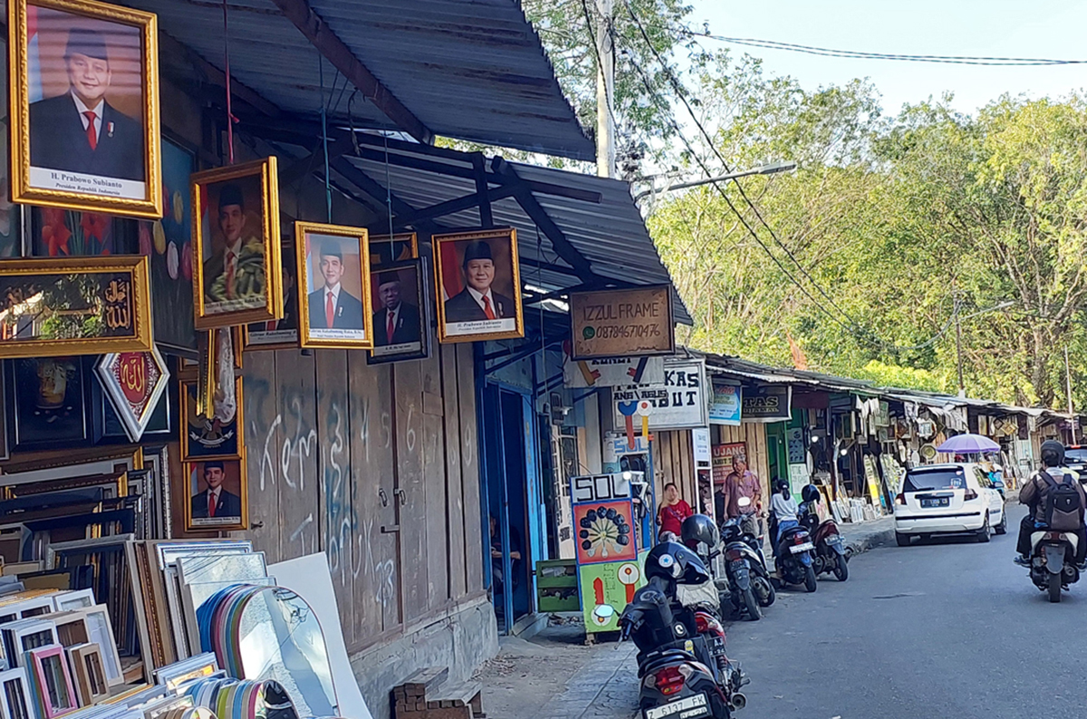 Foto Prabowo dan Gibran Mulai Dijual, Bisa Cari di PKL Sukalila 