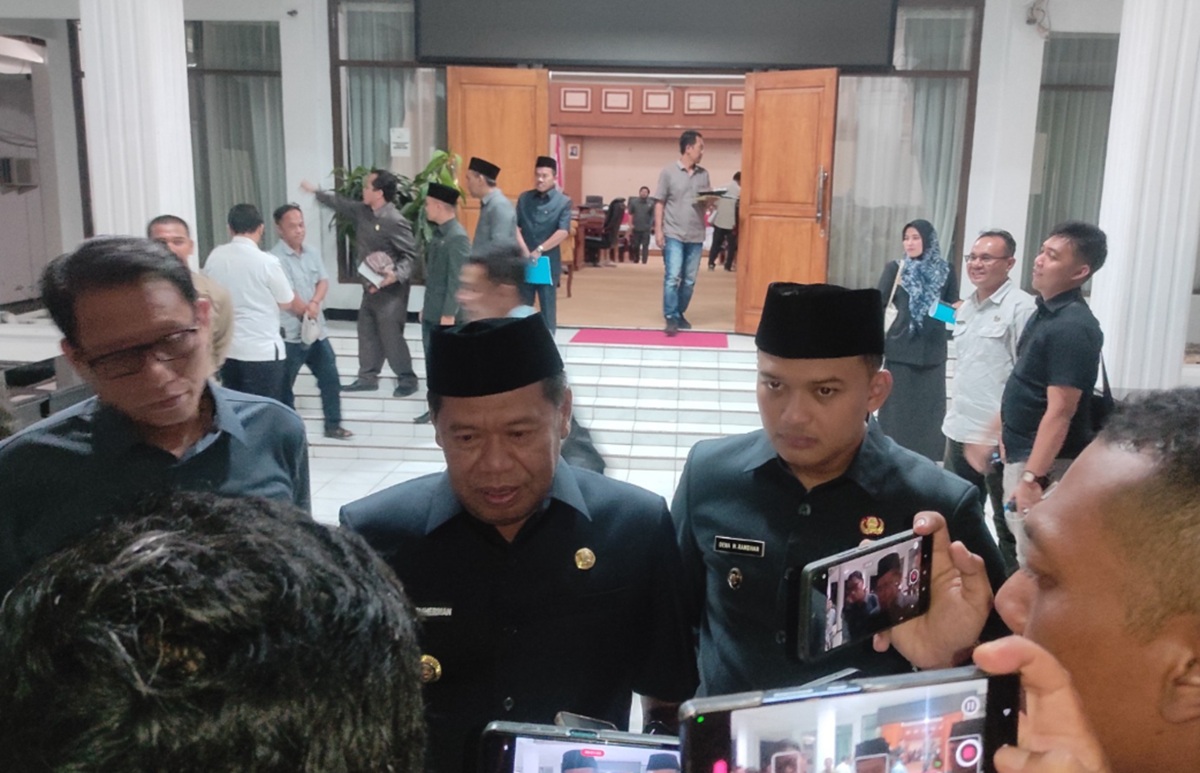 Bupati Eman soal Walk Out Fraksi PDIP: Demokrasi Harus Tetap Berpihak pada Rakyat