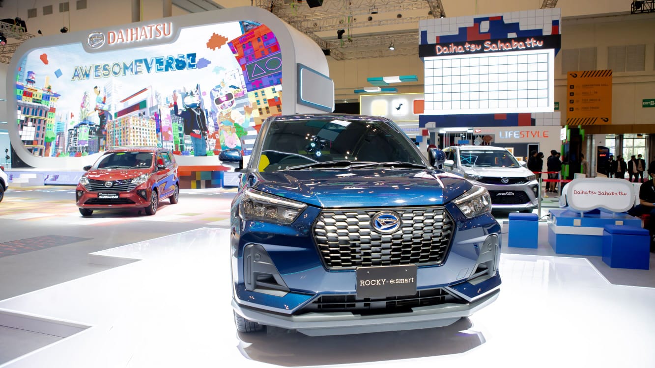 Daihatsu Pamerkan Rocky Hybrid di GIIAS 2022