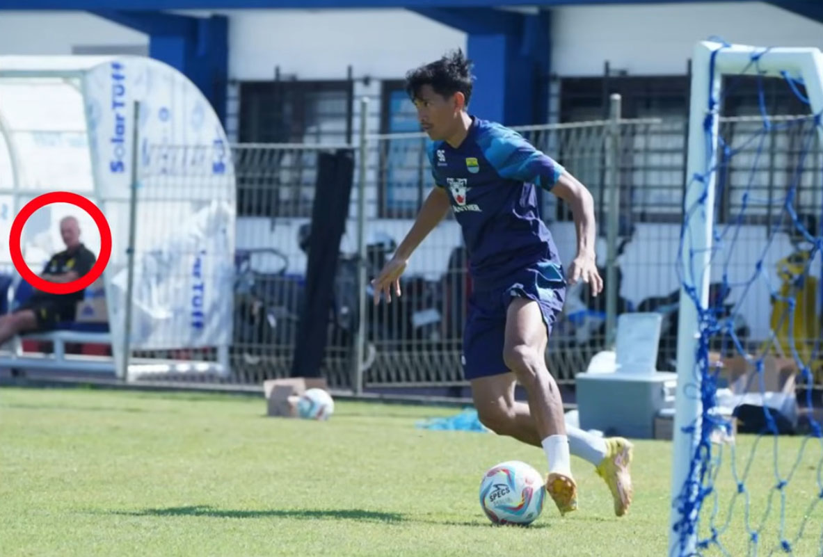 Menguak Warga Skotlandia yang Hadir di Sesi Latihan Persib