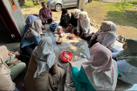  Universitas Muhammadiyah Ahmad Dahlan Cirebon Sukses Berinovasi Menciptakan 'Buser' Kepada Warga Desa Sarewu 