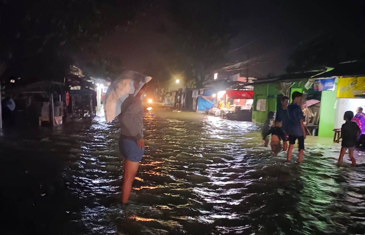 Bencana Banjir Terjang Desa Arjawinangun Cirebon, Dua Blok Tergenang Hingga Sekarang 
