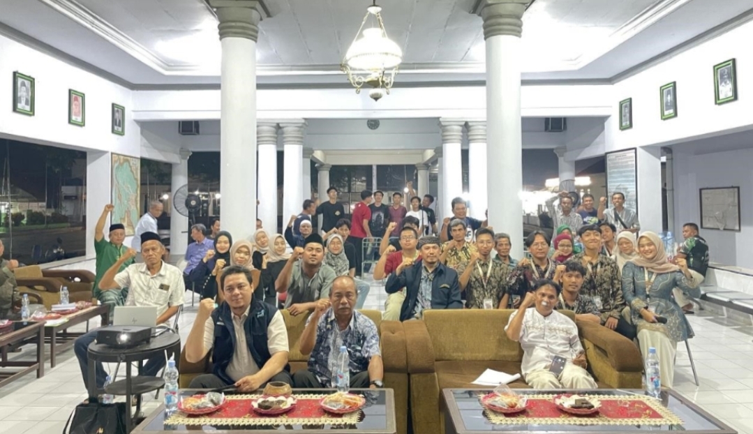 Mahasiswa UNMA Dorong Inovasi Budidaya Gurame dan Irigasi Kolam untuk Sawah Desa Weragati