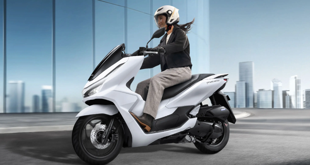 Harga Honda PCX 2026 di Indonesia: Skutik Premium dengan Fitur Modern dan Irit BBM