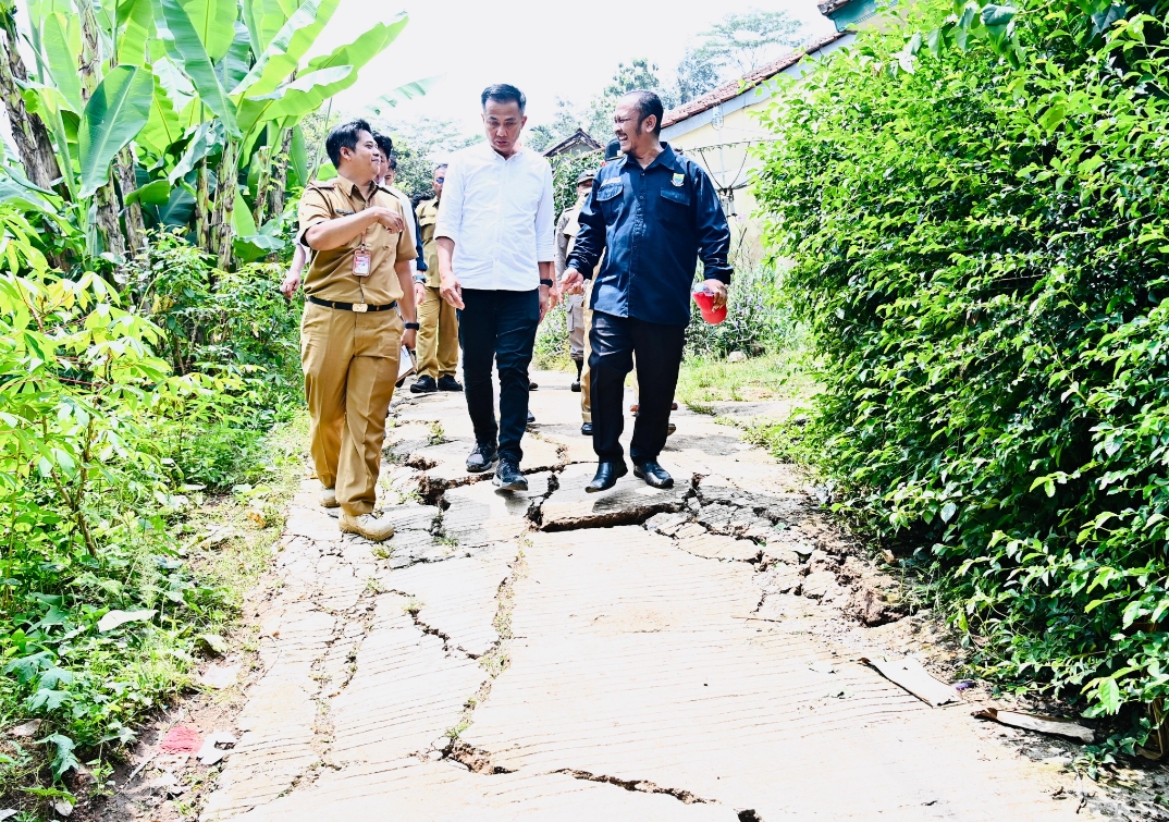Tanah Bergerak di Cianjur, Bey Machmudin Minta PVMBG Segera Lakukan Assessment