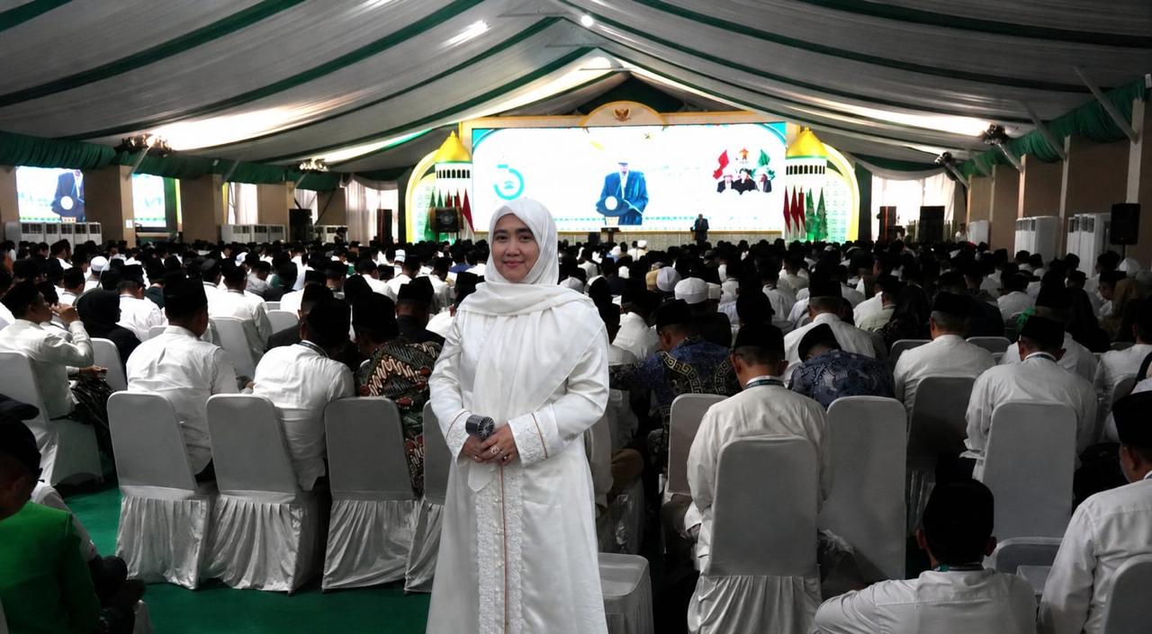 Dari Cirebon ke Tambakberas, Siti Farida Hadiri Muktamar ke-35 NU