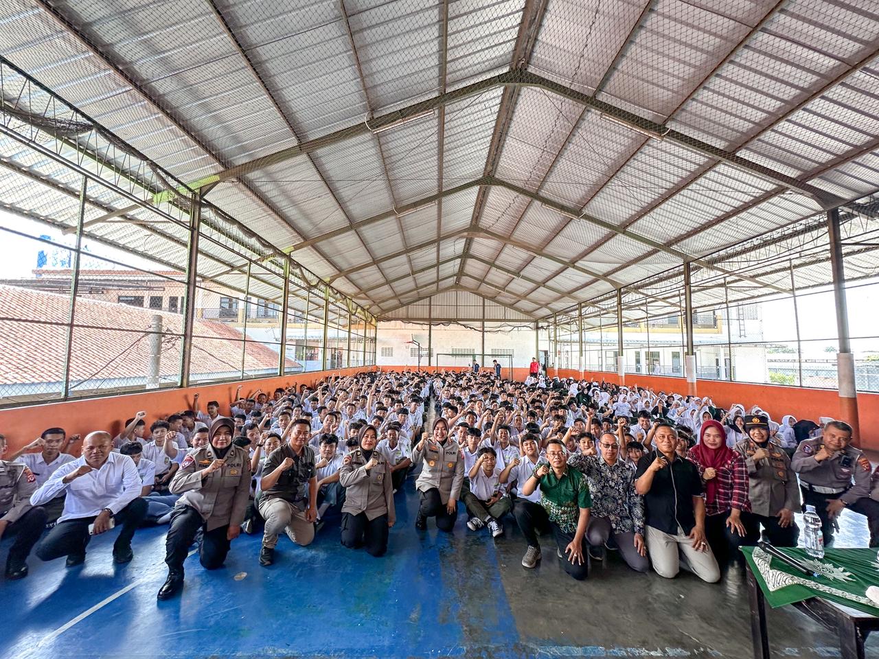 Polri Peduli terhadap Generasi Muda, Polresta Cirebon Gelar Police Goes to School