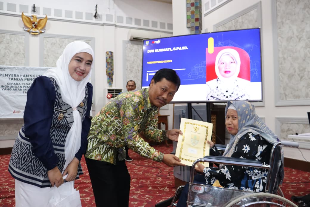 22 ASN Kota Cirebon Terima SK Pensiun, Wali Kota : Pengabdian adalah Warisan Moral