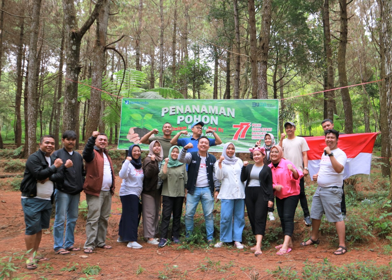 Karyawan Jamkrindo Inisiasi Kegiatan Sosial di Taman Nasional Gunung Ciremai