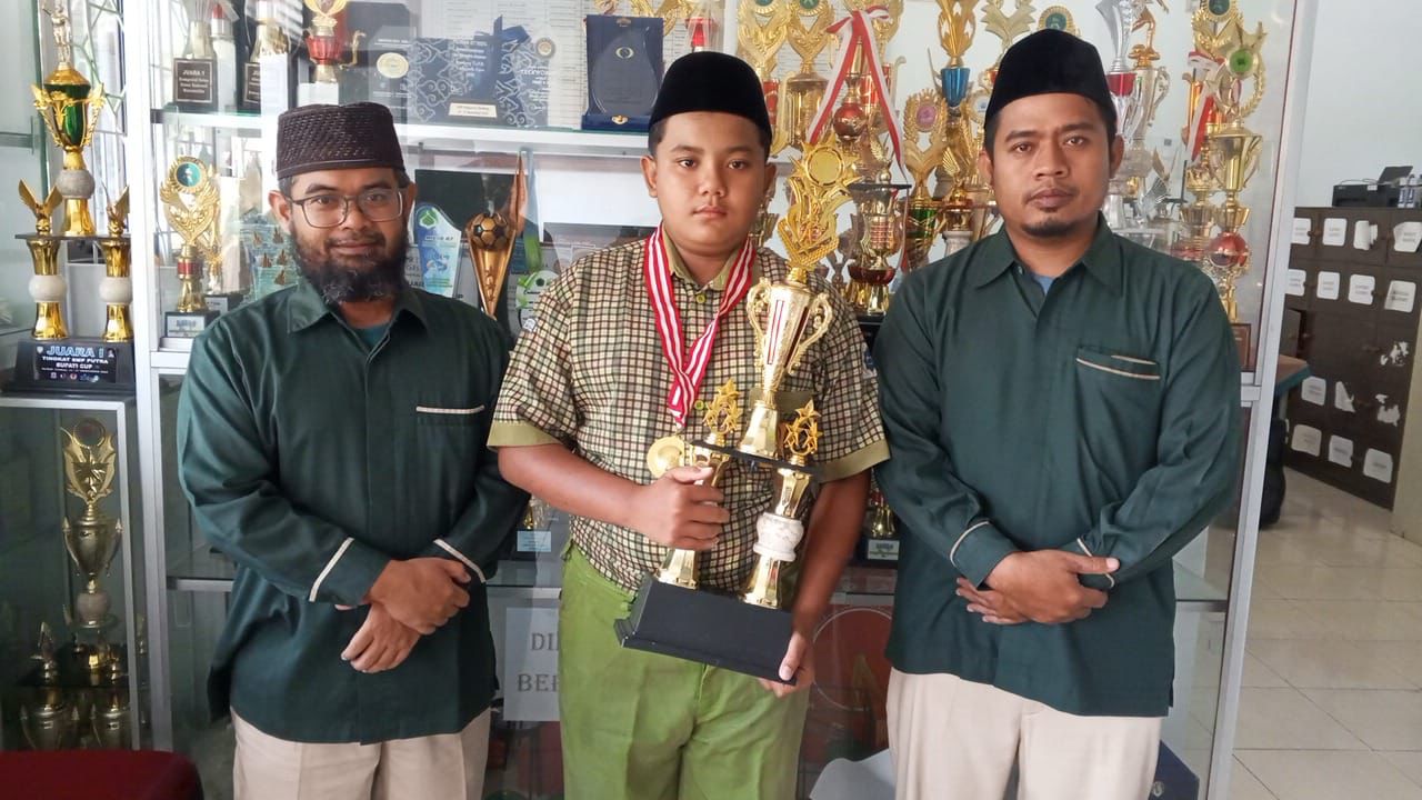 Santri Al Hikmah Juara 1 Panahan Tingkat Jabar