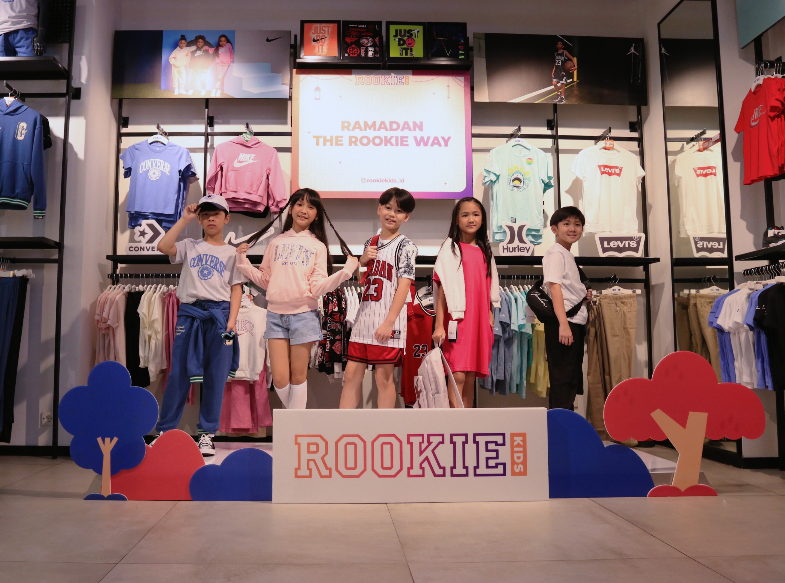 Rookie Kids Hadirkan Pengalaman Berbelanja Baju Raya yang Seru dan Menyenangkan 