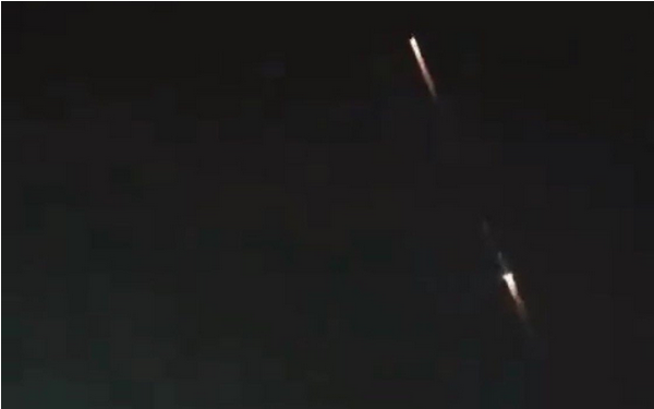 Geger Benda Bercahaya Diduga Meteor Terbang di Langit Pekanbaru, Bersuara Keras