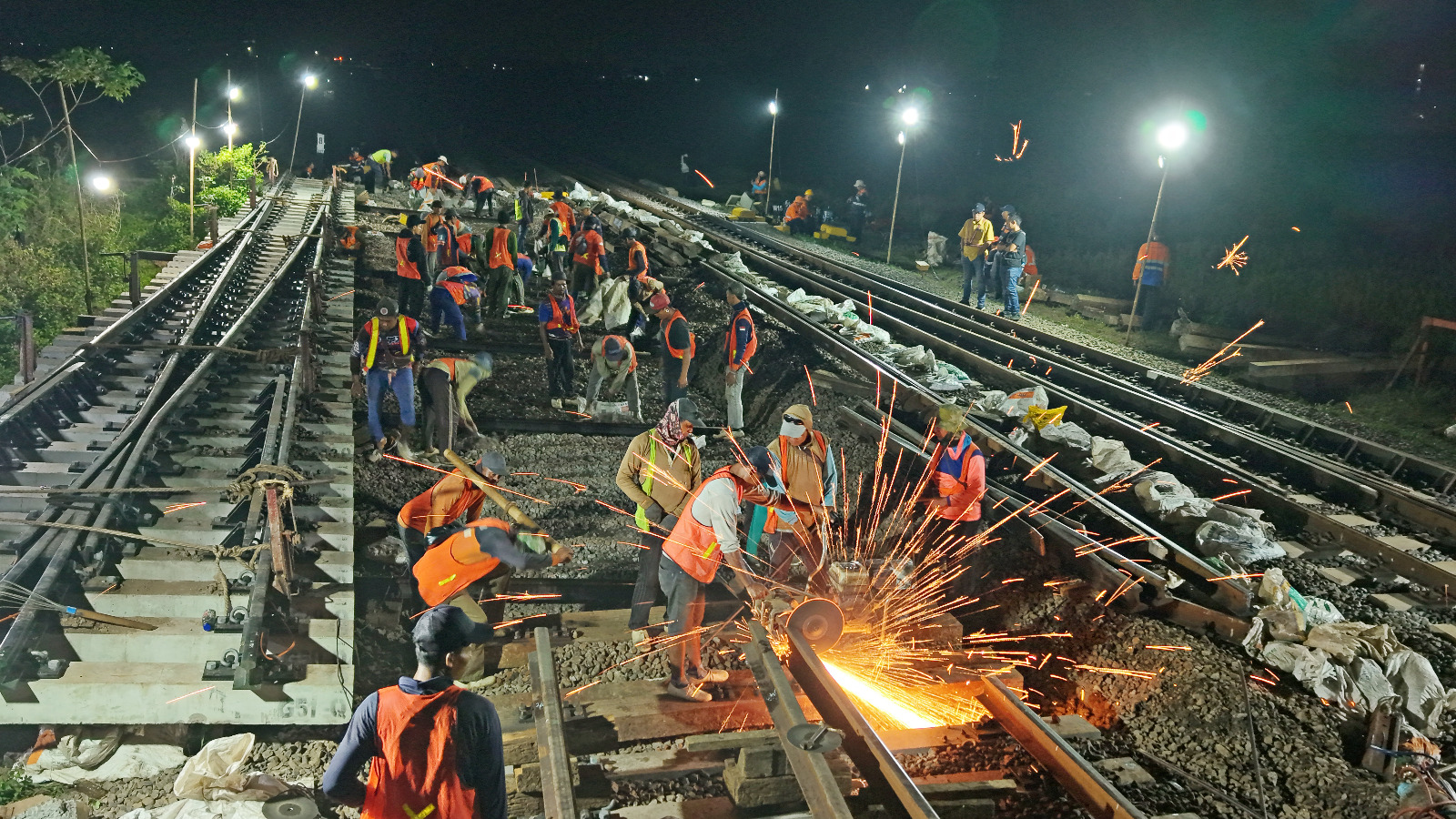 KAI Tingkatkan Keselamatan Perjalanan KA Melalui Penggantian Wesel di Beberapa Emplasemen Stasiun