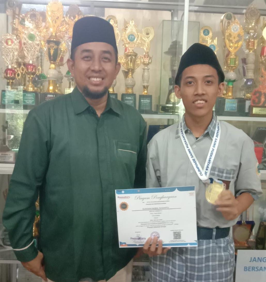 Pesantren Al Hikmah Raih Emas Olimpiade Informatika