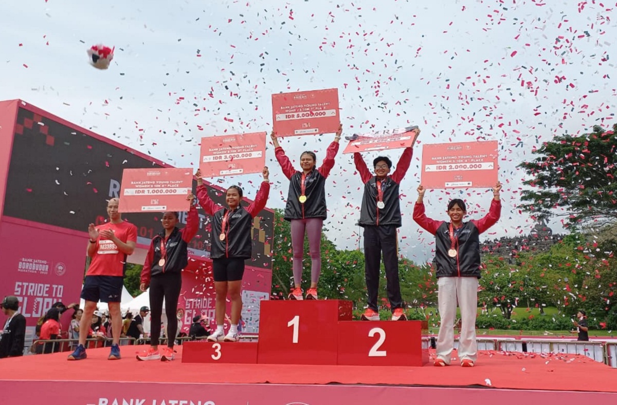Pelari Muda Cirebon Juara 2 Borobudur Marathon 2025