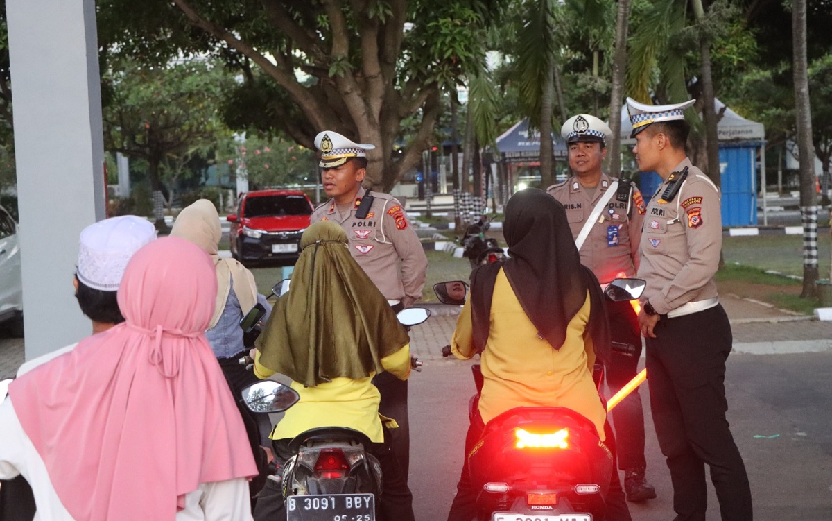Puluhan Pengedara Motor Terciduk Melanggar Lalu Lintas di Cirebon Timur