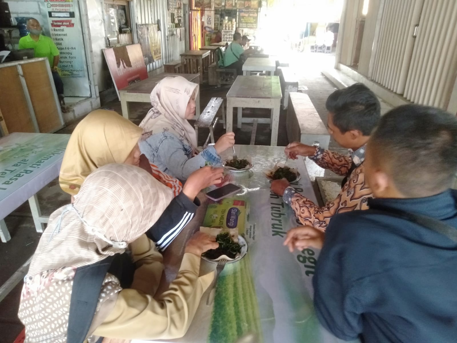 Rujak Kangkung, Menjadi Salah Satu Kuliner Buruan Warga Cirebon