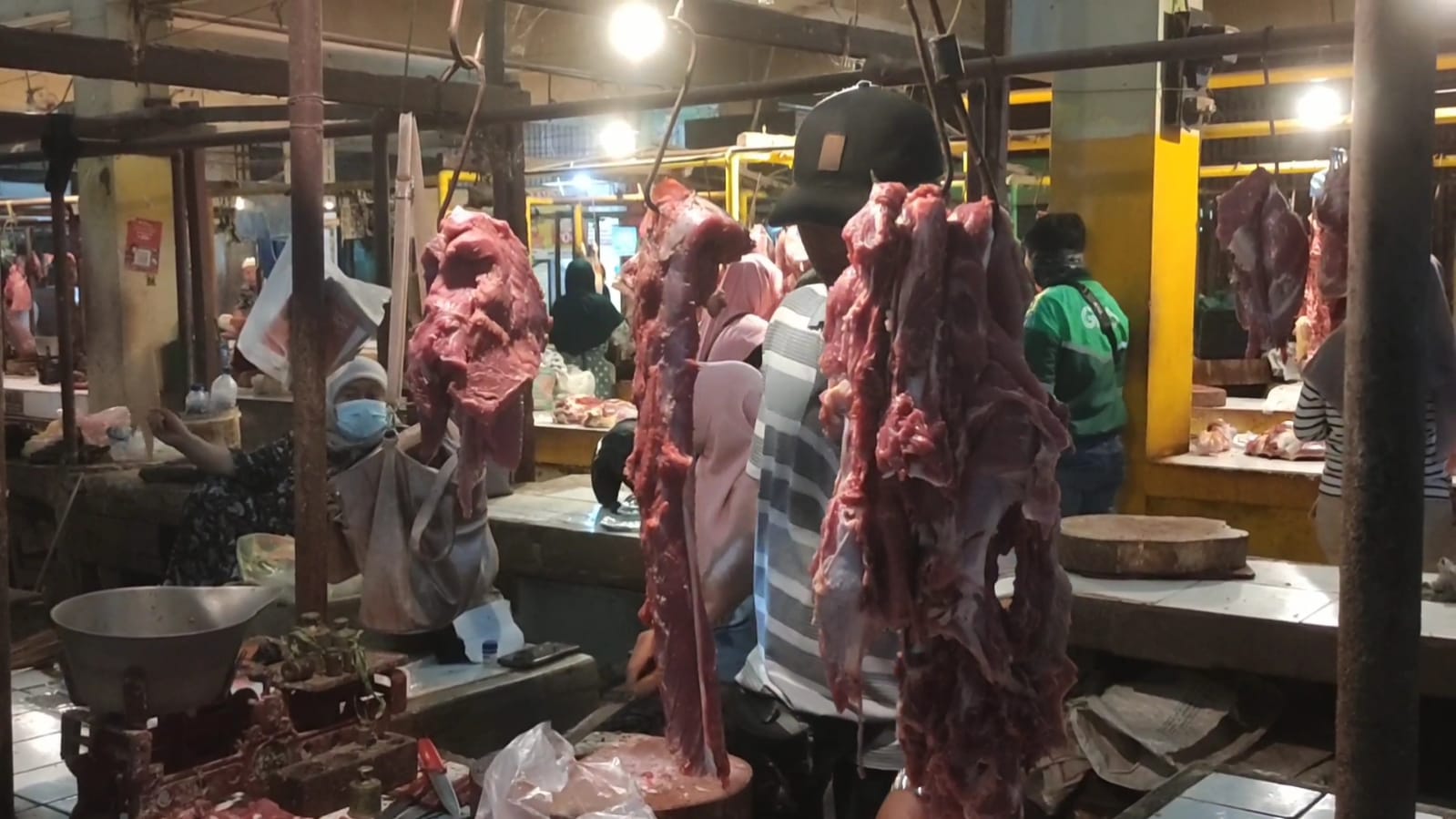 Harga Daging Sapi dan Ayam Naik di Pasar Tradisional Kota Cirebon