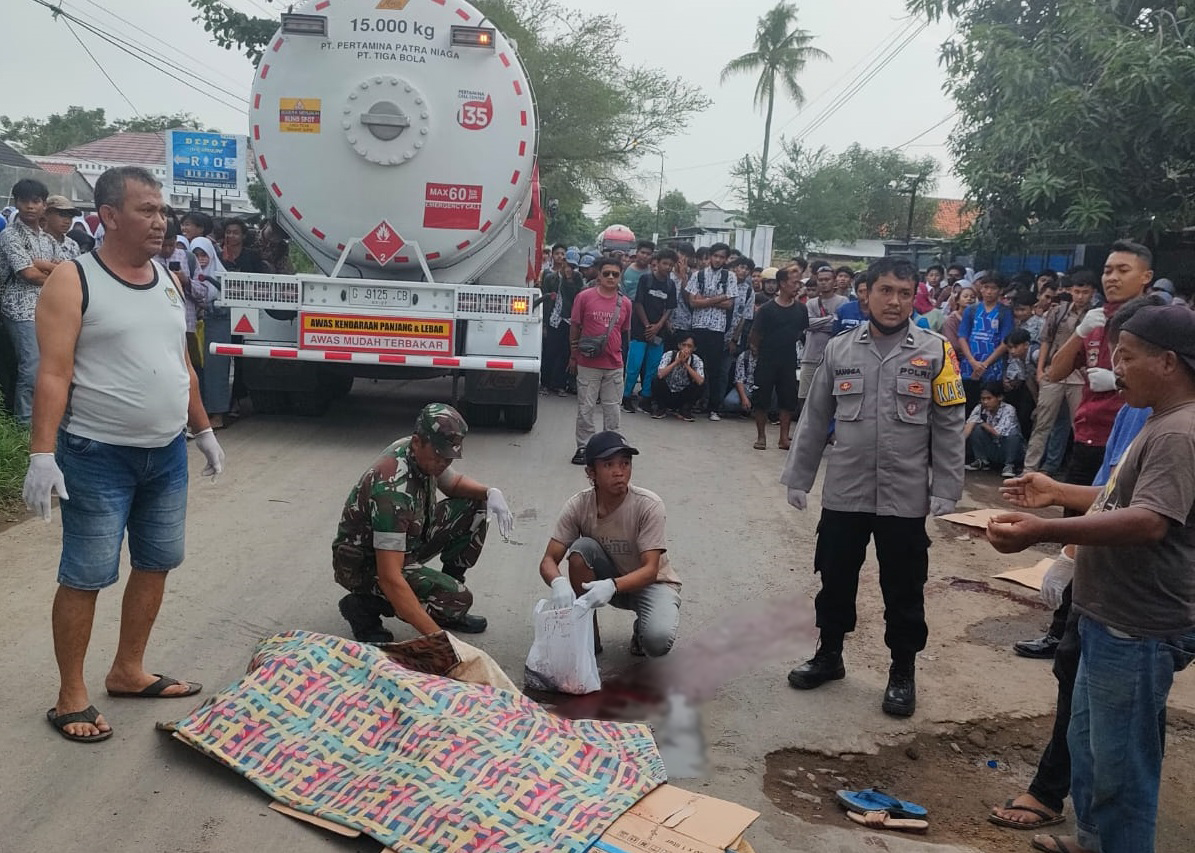 Kecelakaan di Balongan Indramayu, Ibu Muda Tewas Terlindas Truk, Warga Histeris