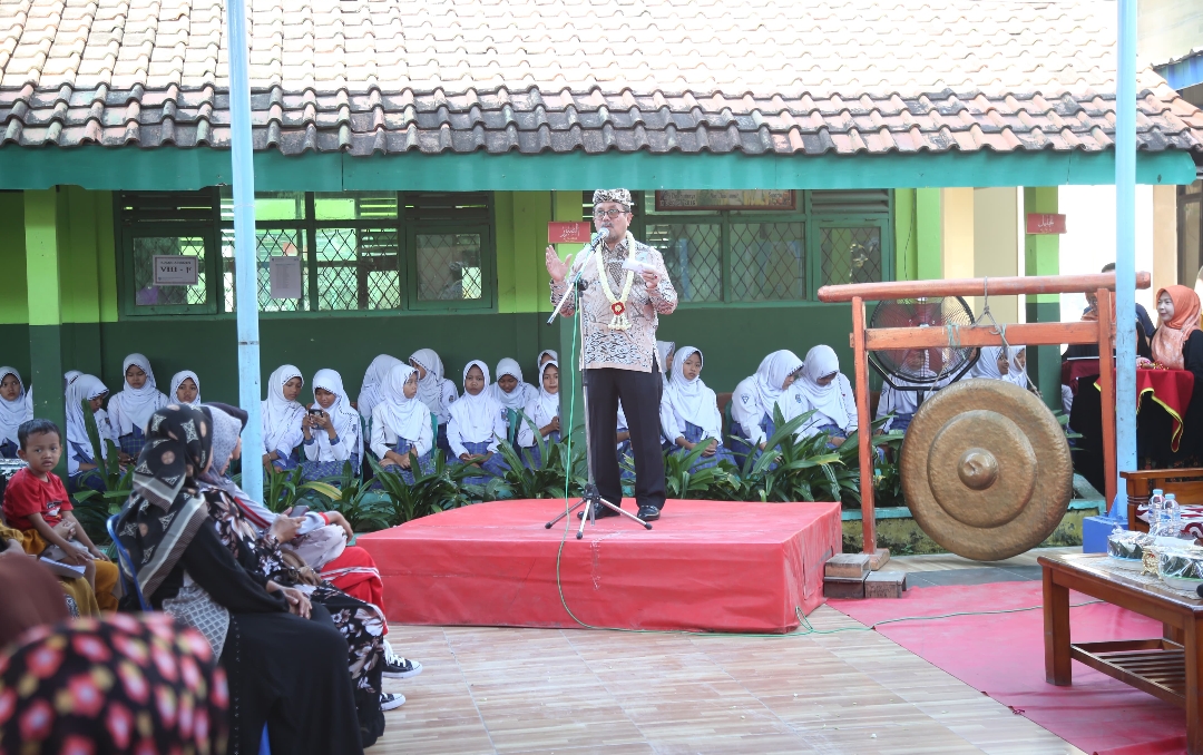 Dorong Pelajar Gemar Menabung Sejak Dini, Bupati Cirebon Resmikan Lembaga Ini 