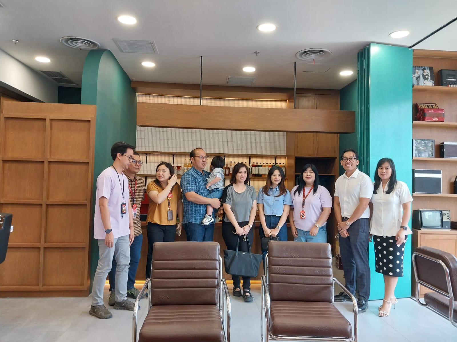 Redbox kini ada di Yogya Grand Cirebon, Hadirkan Barbershop dan Coffee 