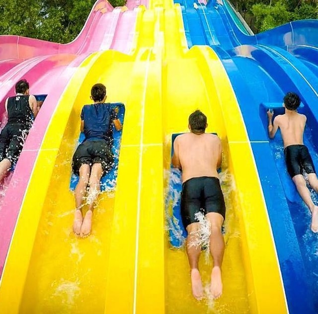 4 Kolam Renang di Cirebon yang Miliki Wahana Water Coaster