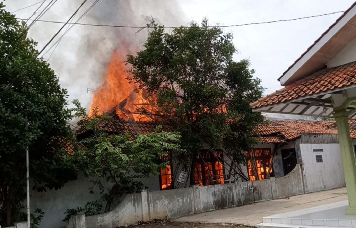 1 Orang Meninggal Dunia saat Terjadi Kebakaran Rumah di Palimanan Hari Ini
