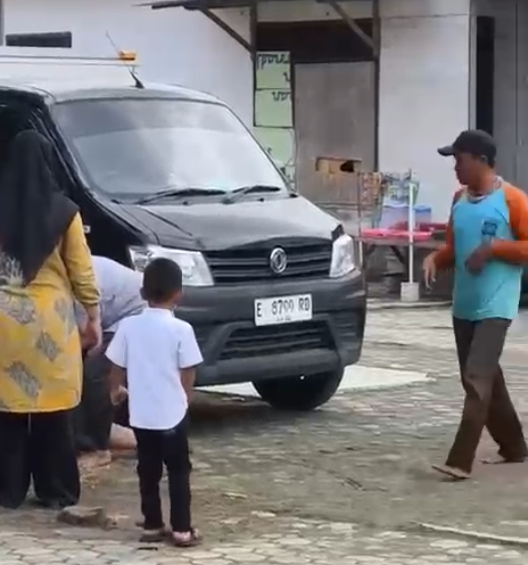 Camat Krangkeng Pastikan Balita yang Tertabrak Mobil SPPG Membaik