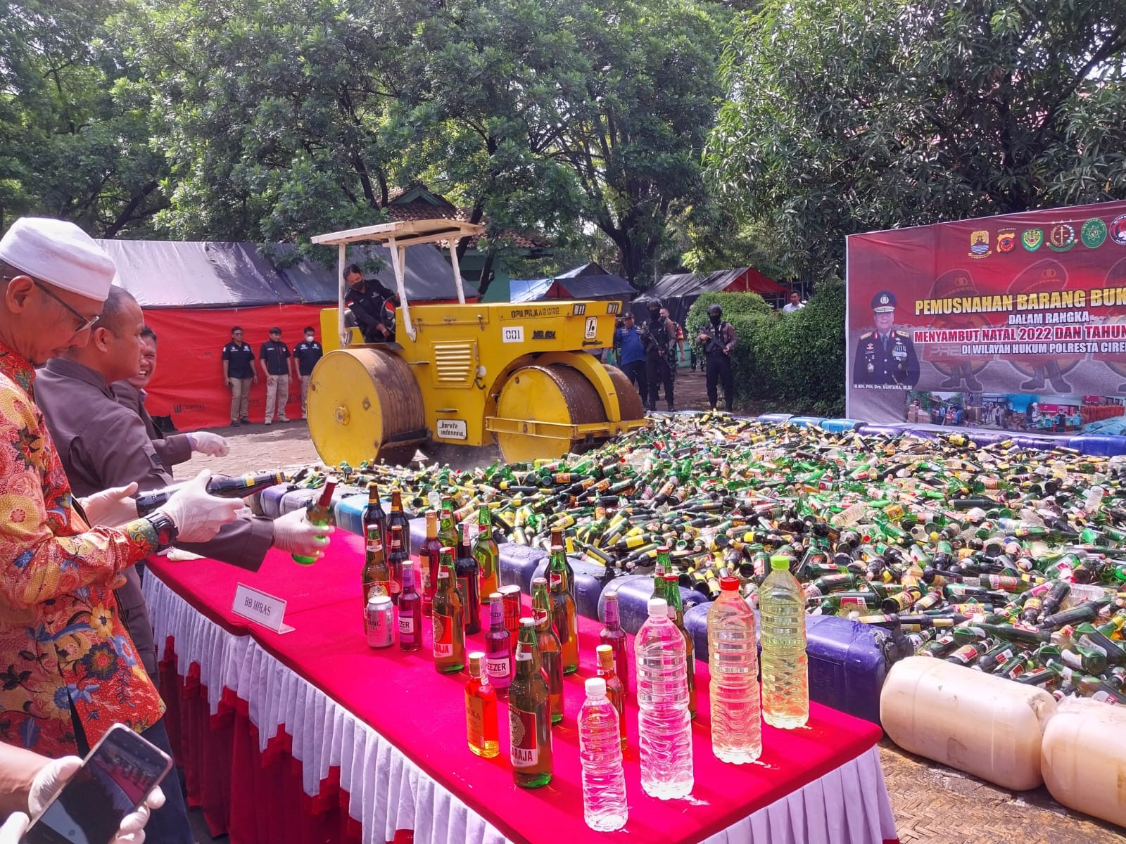 Pemusnahan Miras di Kabupaten Cirebon, Jumlahnya Puluhan Ribu Botol 