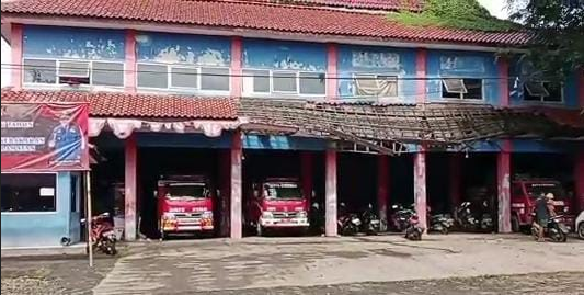 Tidak Layak! Begini Penampakan Kantor Dinas Pemadam Kebakaran Kota Cirebon 