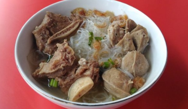 4 Rekomendasi Bakso Tetelan Paling Enak di Cirebon; Pecinta Bakso Wajib Merapat! 