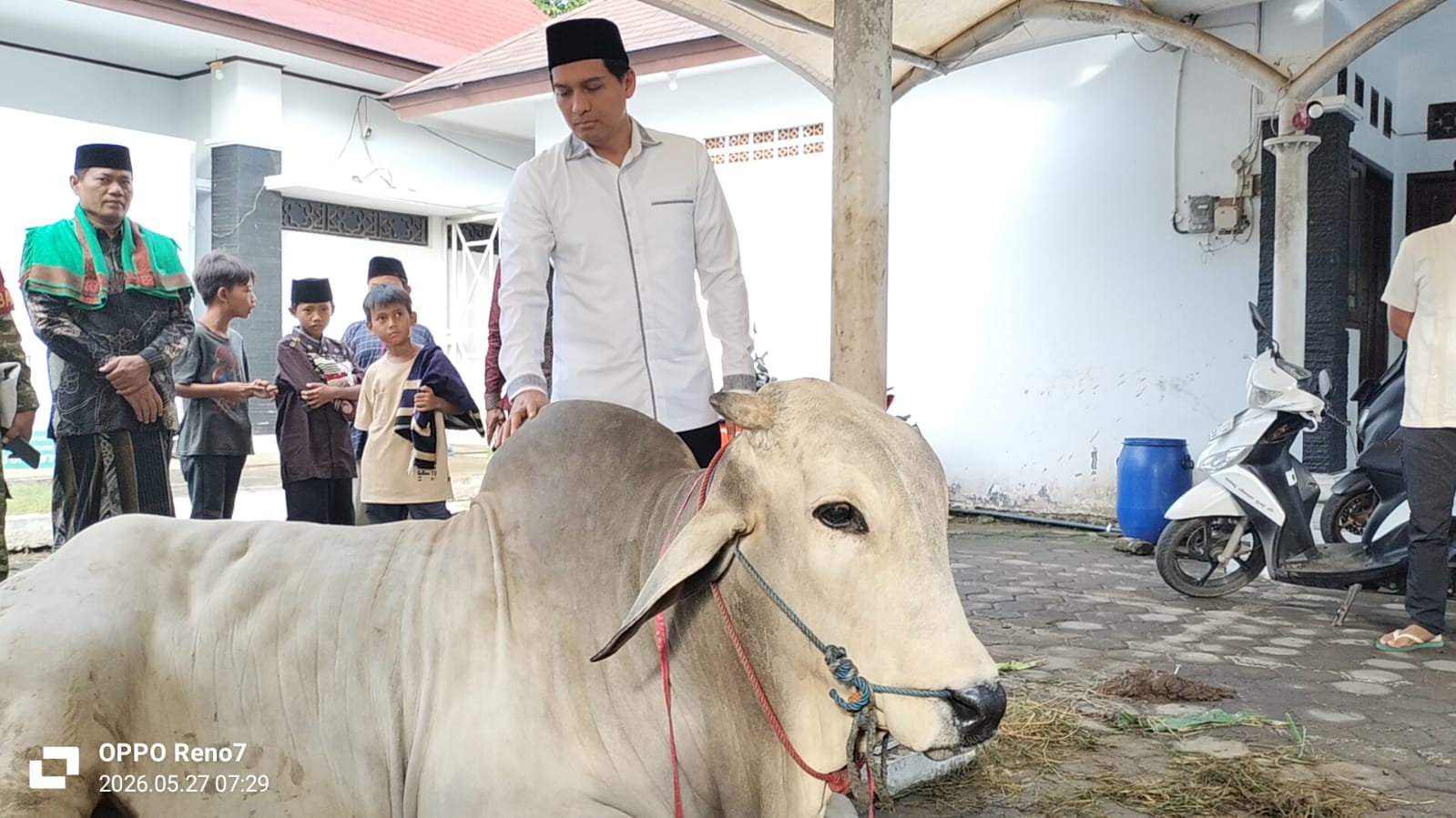 Bupati Lucky Hakim Terharu, Nilai Kurban Warga Indramayu Tembus Rp82,3 Miliar