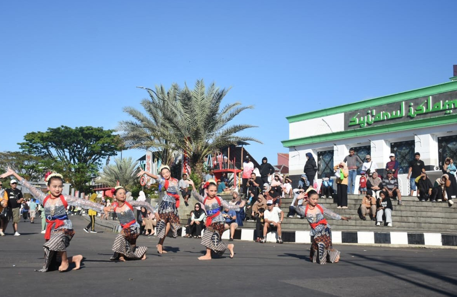 Di Kuningan, Car Free Day Diisi Acara Kesenian Anak-Anak