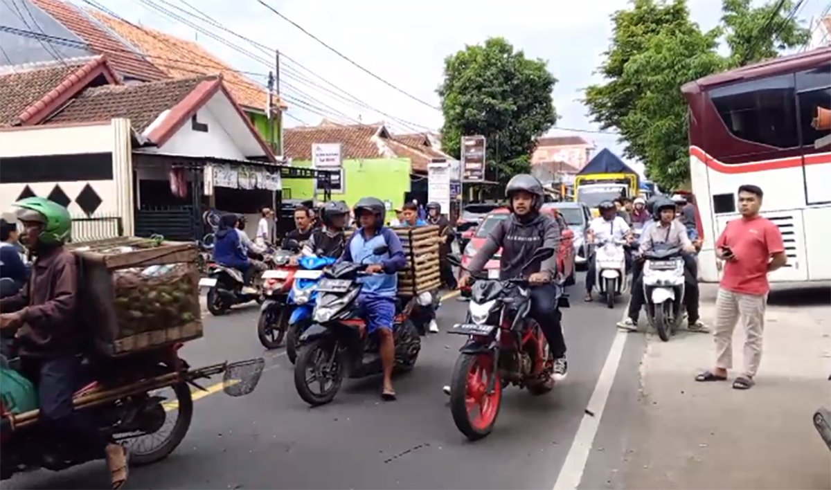 BREAKING NEWS: Siswi SMAN 3 Kuningan Meninggal, Tabrak Bus di Caracas