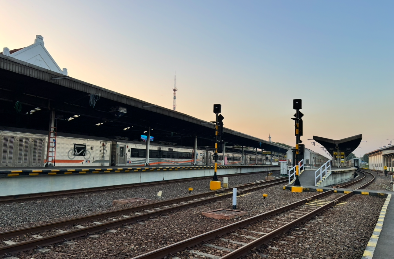 TERKINI! Dampak KA Argo Bromo Anjlok, Masih Ada Keterlambatan di Stasiun Cirebon