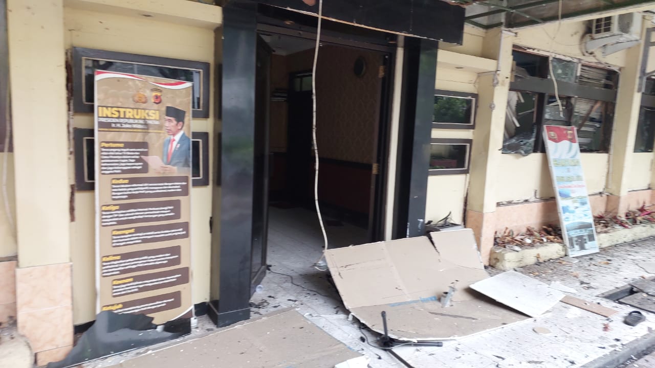 BREAKING NEWS: Ada Ledakan di Polsek Astanaanyar Kota Bandung, Ada Korban Jiwa, Bangunan Rusak