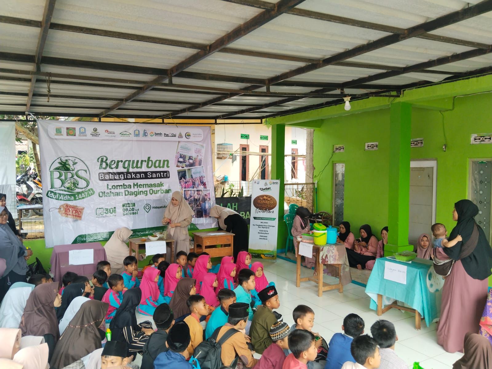 Berqurban Bahagiakan Santri, Pesantren At-Taqwa Perkuat Edukasi dan Kebersamaan Bersama BMH Jabar