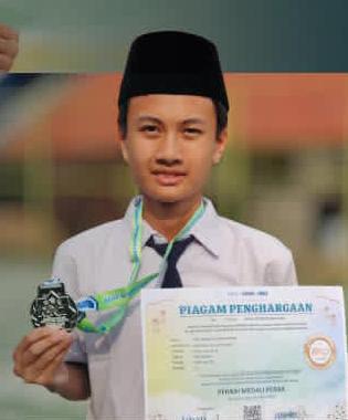 Santri Al Hikmah Raih Perak Olimpiade Sains Nasional