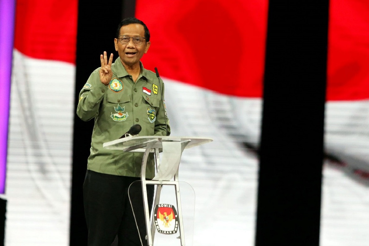 Resmi, Mahfud MD Bertemu Presiden Jokowi Serahkan Surat Pengunduran Diri 