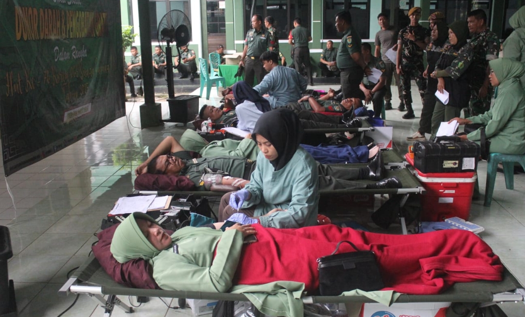 Peringati HUT ke-76, Korem 063 SGJ Ajak TNI-Polri dan Pelajar Donor Darah Massal