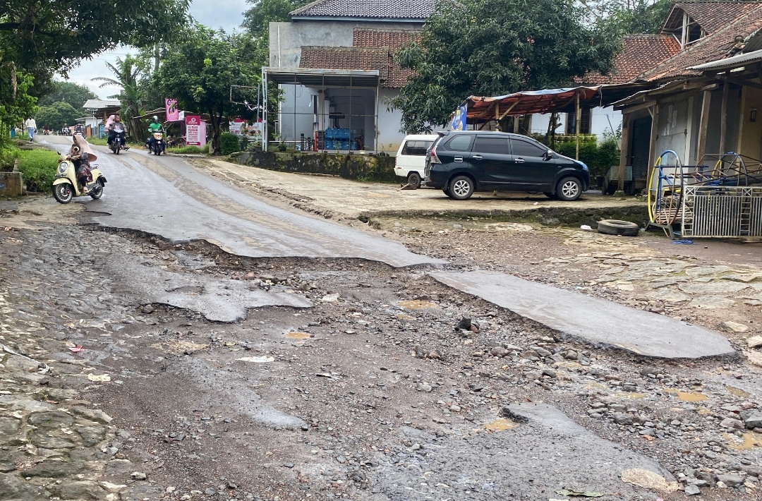 Memprihatinkan! Jalan Penghubung Beber–Greged Rusak Berat, Ini Kata ASPECS