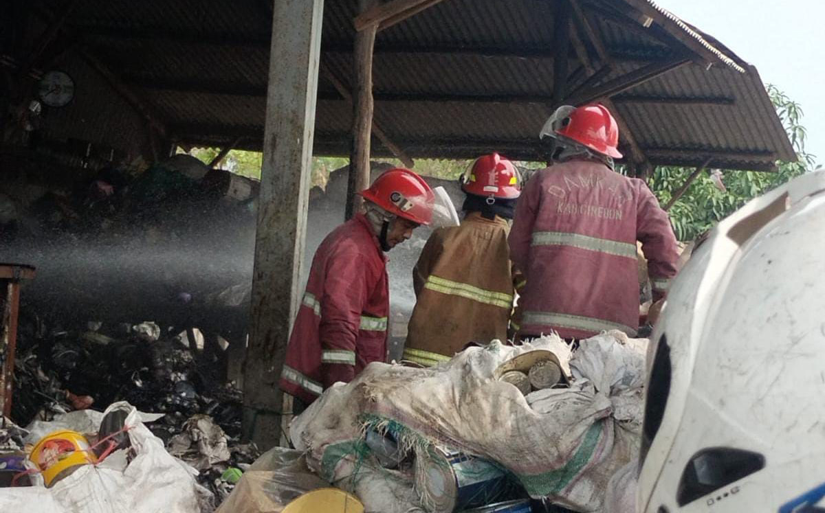 Gudang Rongsok di Panguragan Kebakaran, Kerugian Ditaksir Rp120 Juta